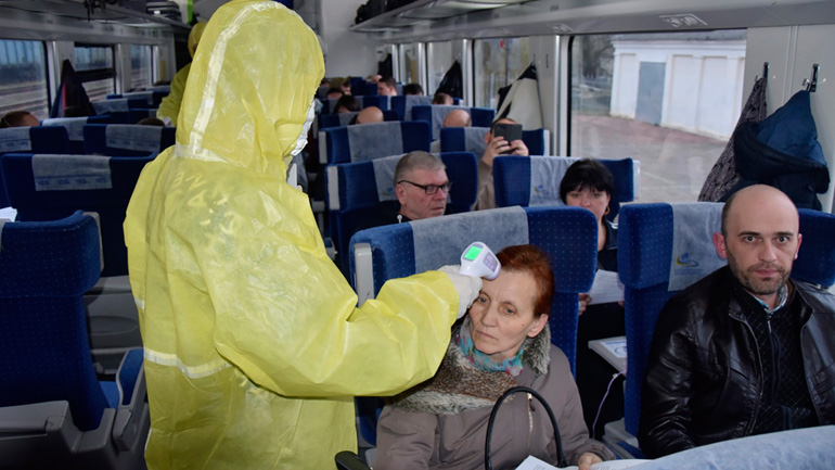 Κορωνοϊός: Η Ουκρανία έλαβε φορτίο με προστατευτικό εξοπλισμό και τεστ από την Κίνα